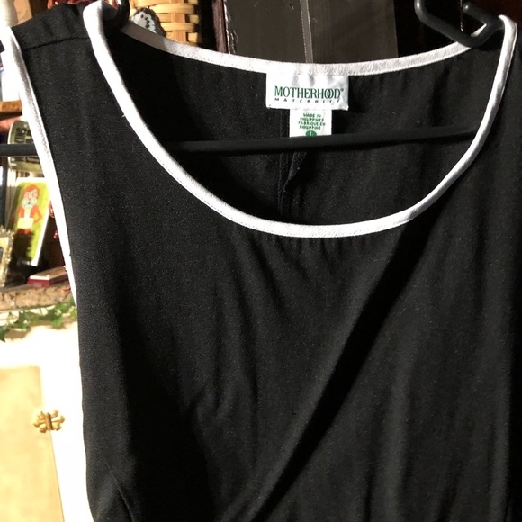 Motherhood Maternity Dress with Daisy accents - Picture 4 of 4